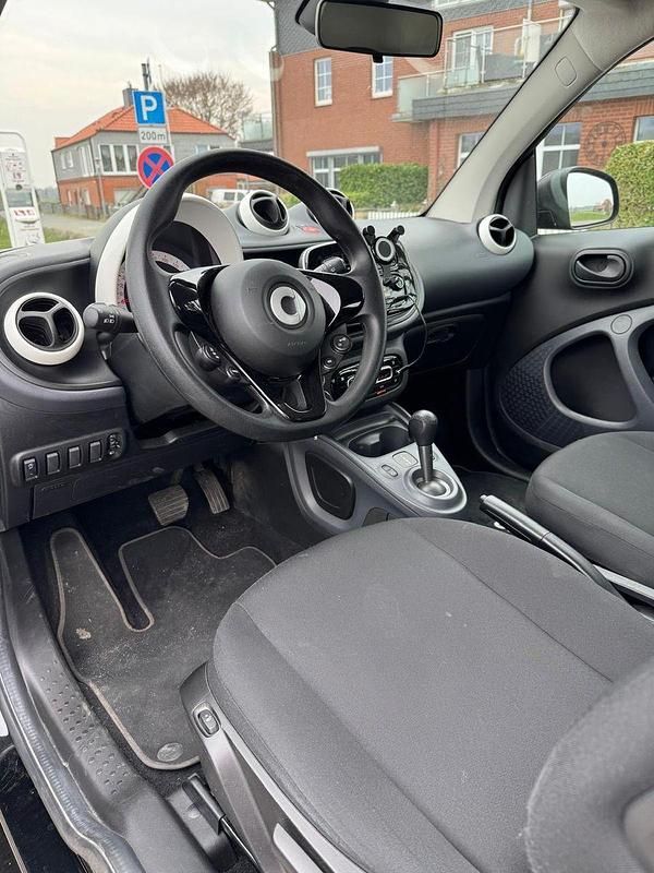 Gebraucht Smart ForTwo Coupé 71 PS (52 kW) 2019 Schwarz Coupé