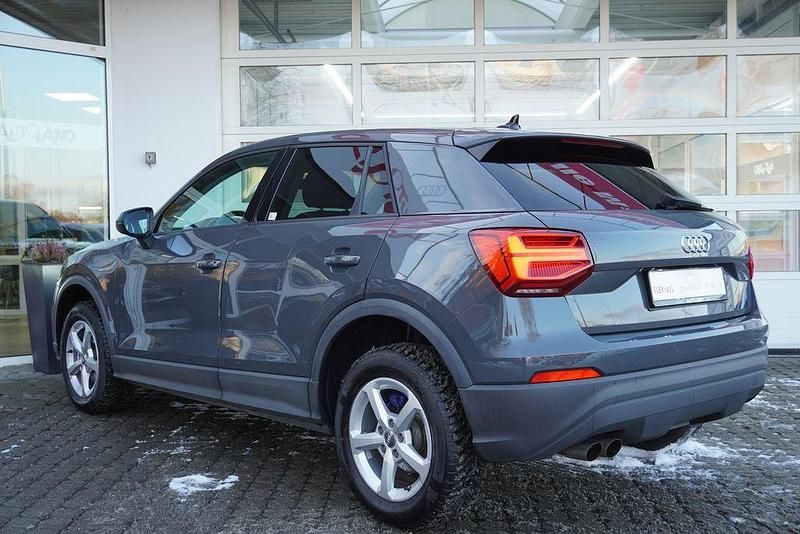 Gebraucht Audi Q2 Comfort 150 PS (110 kW) 2019 Nanograu metallic SUV