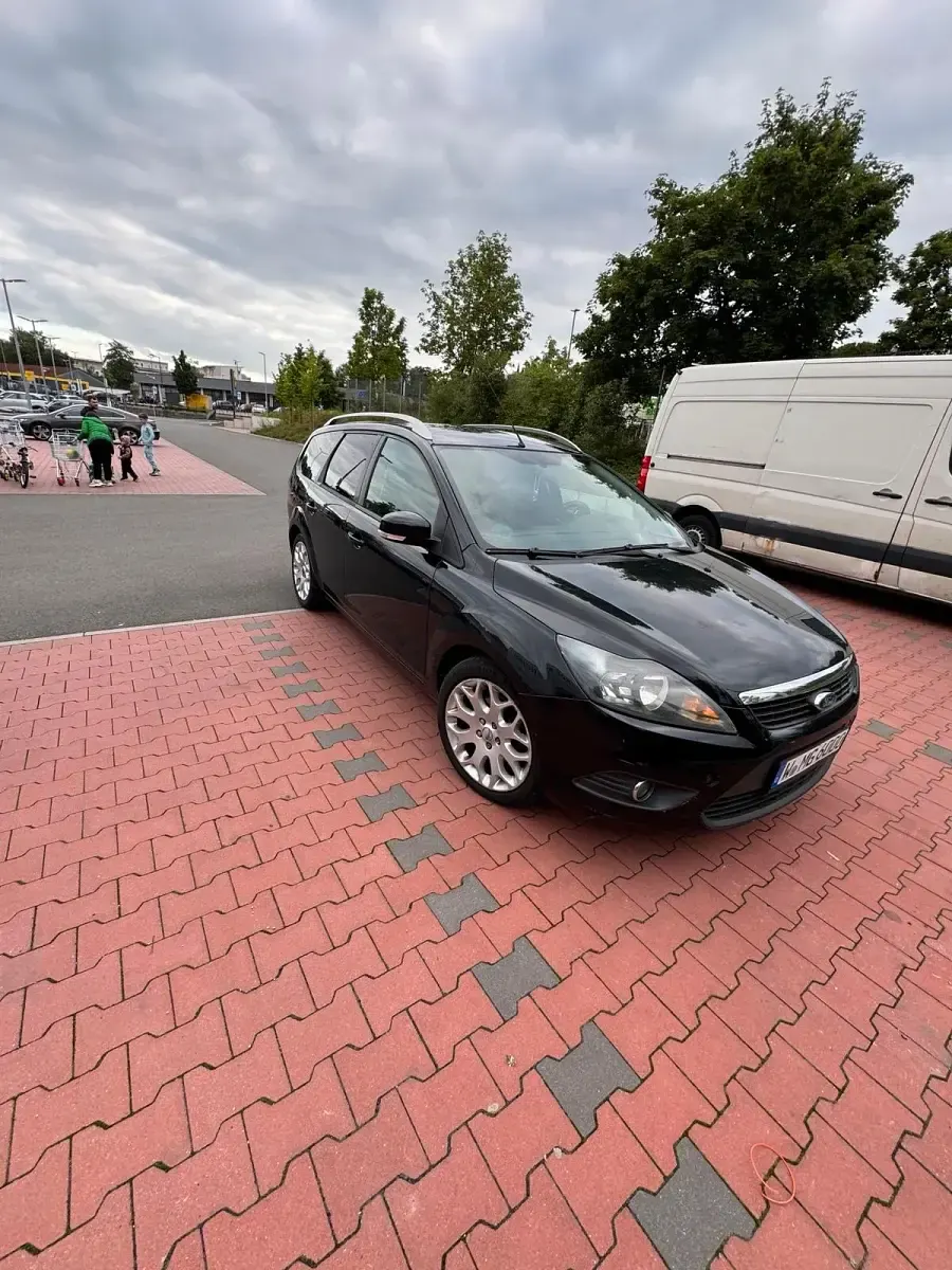 Gebraucht Ford Focus 109 PS (80 kW) 2009 Schwarz Kombi