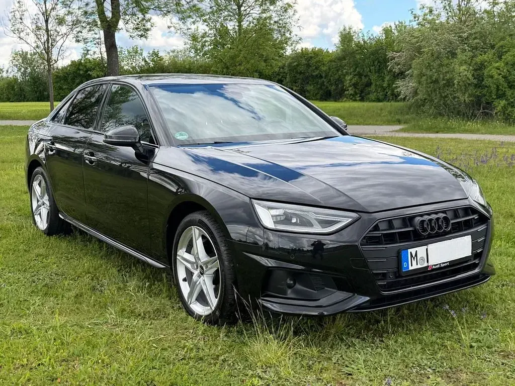 Gebraucht Audi A4 Sport 204 PS (150 kW) 2022 Schwarz Limousine