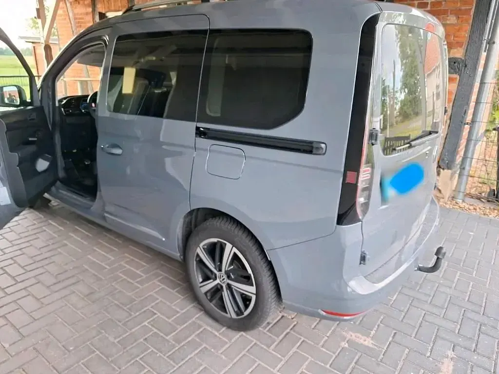 Gebraucht VW Caddy Style 122 PS (89 kW) 2023 Grau Van / Kleinbus