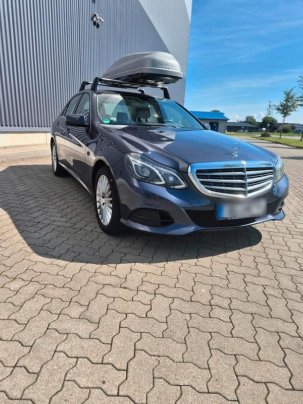 Blau Gebraucht 2014 Mercedes E350 Limousine | 16.500 € (Guter Preis) - Bild 1/4