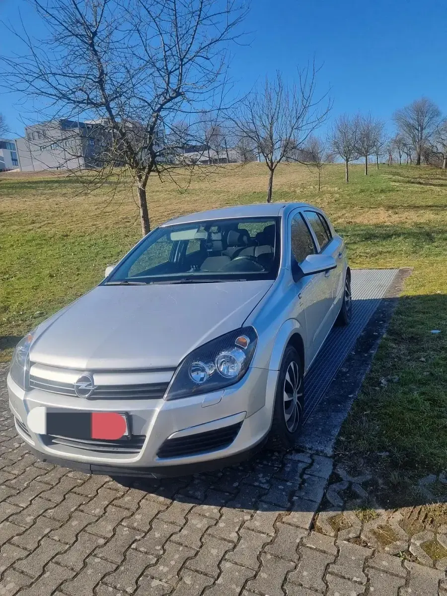 Gebraucht Opel Astra 105 PS (77 kW) 2005 Silber Kleinwagen