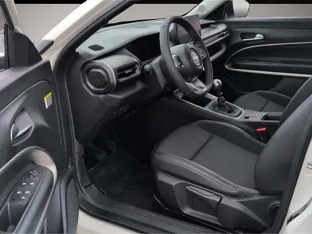 Gebraucht Jeep Avenger Altitude 101 PS (74 kW) 2024 Manufacturer SUV