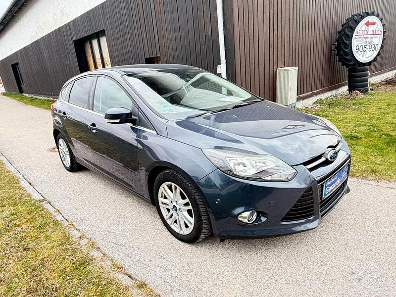 Gebraucht Ford Focus Titanium 101 PS (74 kW) 2014 Grau Limousine