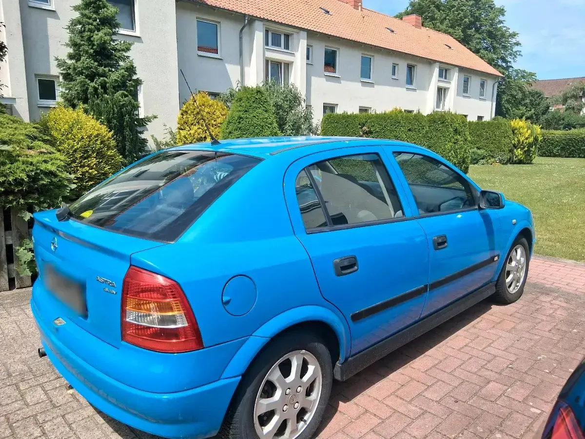Gebraucht Opel Astra 100 PS (73 kW) 2001 Blau Limousine