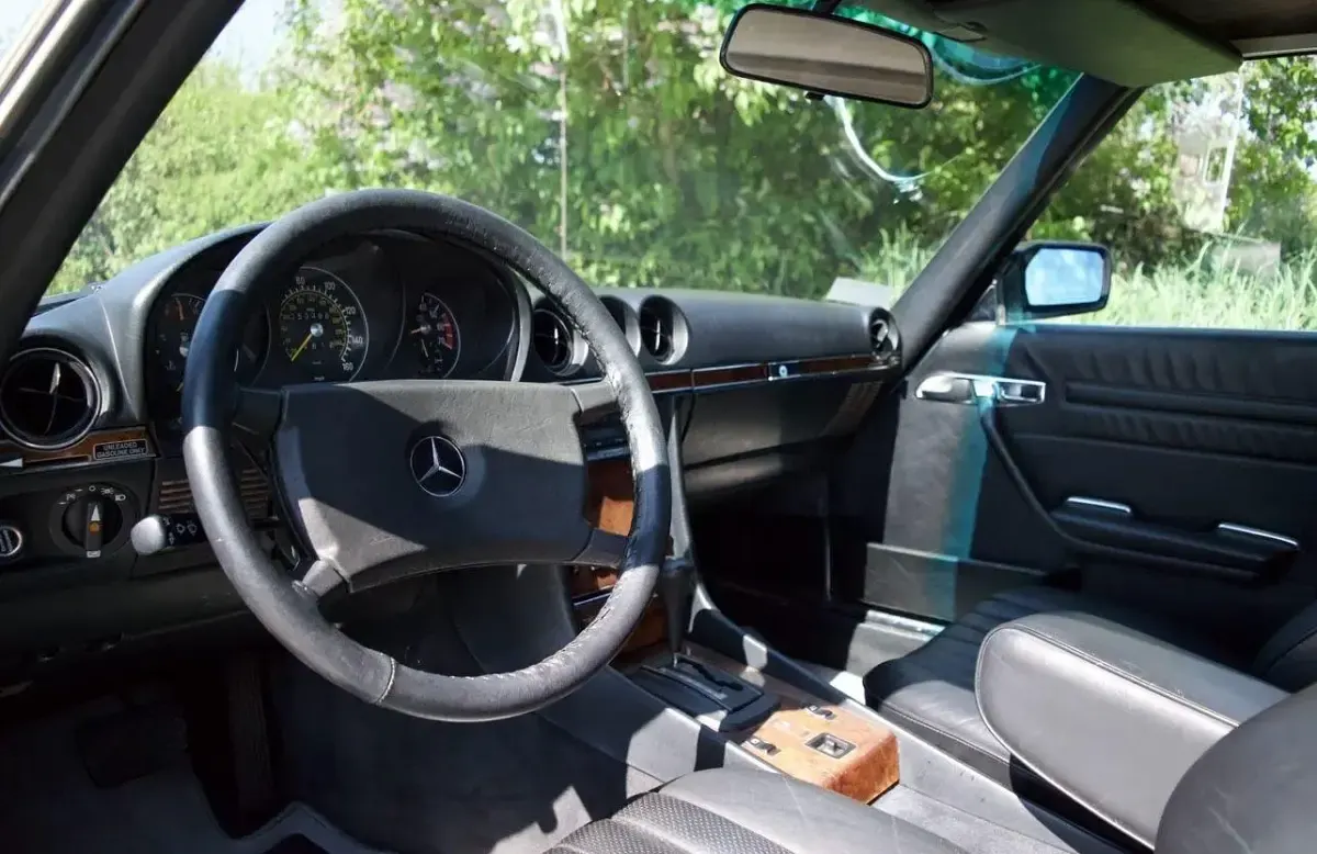Gebraucht Mercedes SL380 155 PS (114 kW) 1985 Silber Cabrio