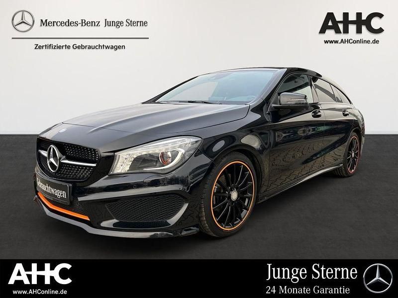 Metalliclack kosmosschwarz Gebraucht 2016 Mercedes CLA200 Shooting Brake AMG Kombi | 16.999 € (Etwas zu teuer) - Bild 1/4