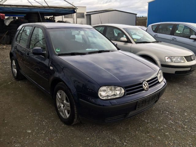 Gebraucht VW Golf IV 101 PS (74 kW) 2002 Blau metallic Limousine