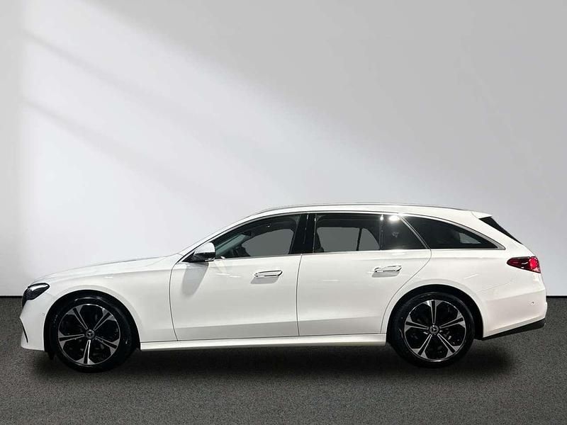 Gebraucht Mercedes E220 Avantgarde 197 PS (144 kW) 2024 Weiß Kombi