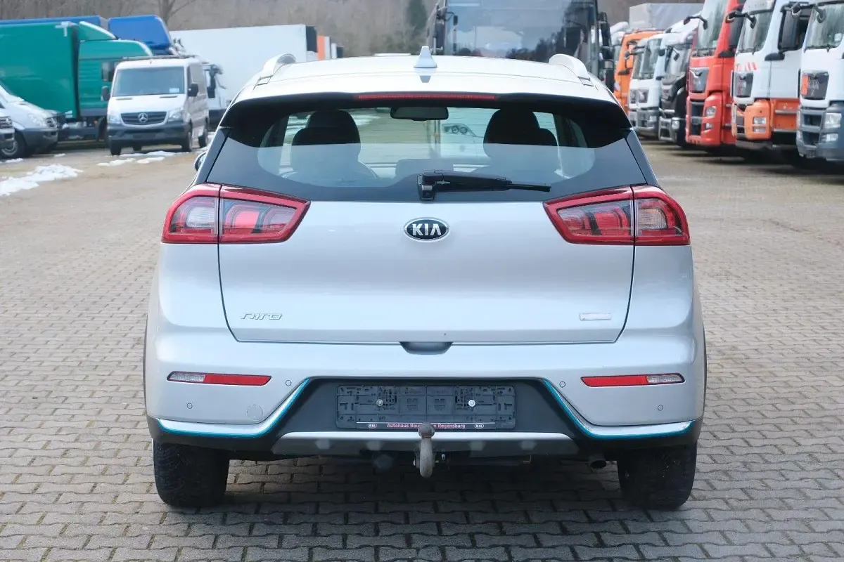 Gebraucht Kia Niro Vision 105 PS (77 kW) 2019 Silber SUV