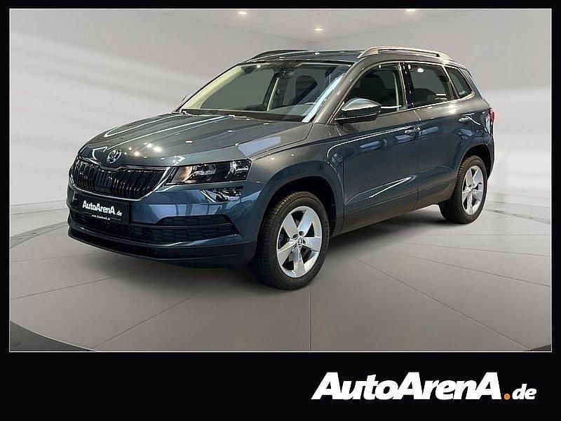 Quarzgrau metallic Gebraucht 2020 Skoda Karoq Ambition SUV | 19.216 € (Superpreis) - Bild 1/4