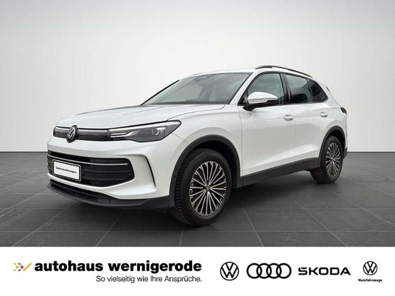 Oryxweiß perlmutteffekt Gebraucht 2024 VW Tiguan Life SUV | 36.940 € (Etwas zu teuer) - Bild 1/4