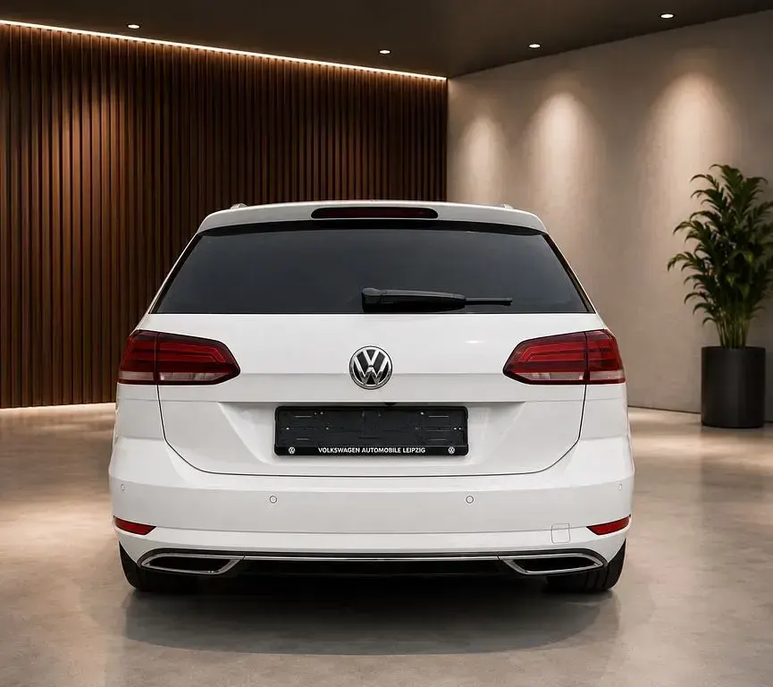 Gebraucht VW Golf VII Highline 150 PS (110 kW) 2019 Weiß Kombi