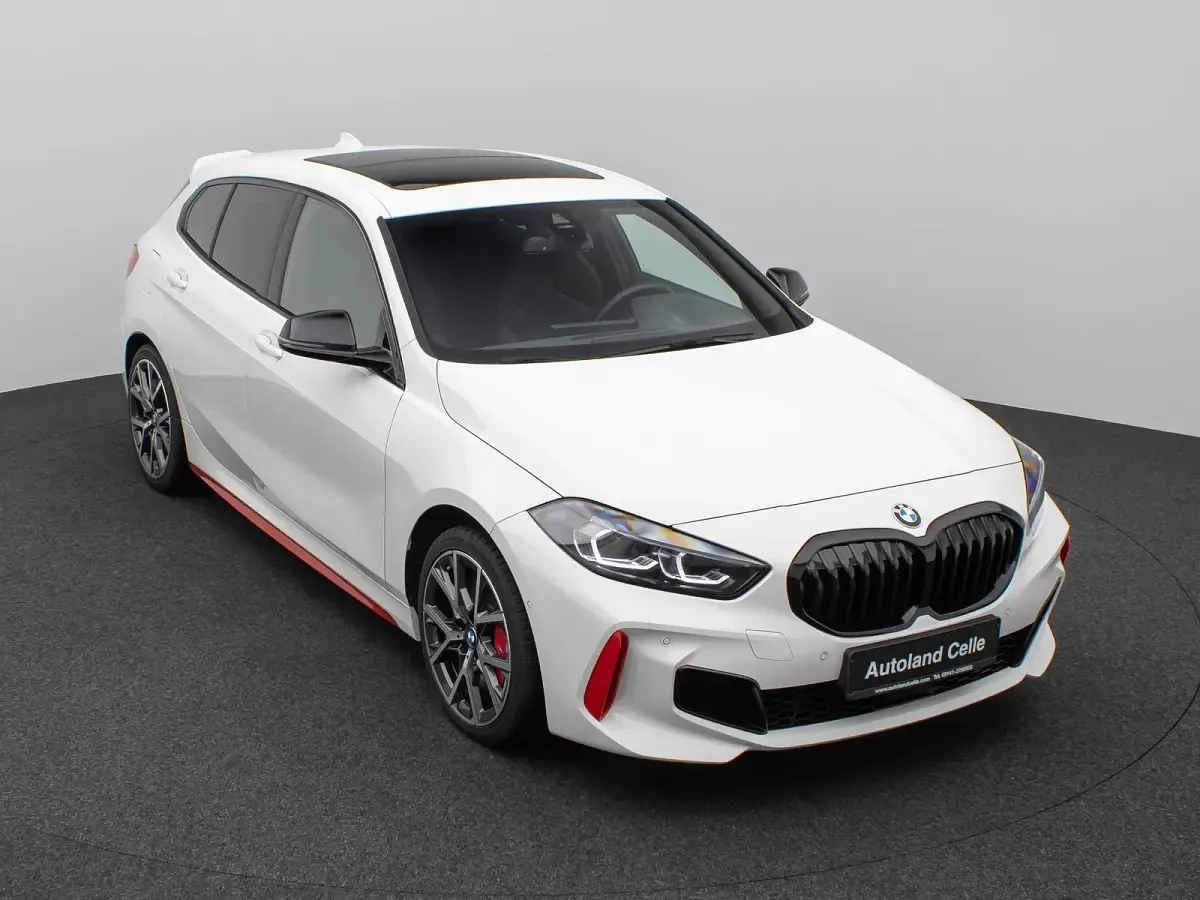 Gebraucht BMW 128 M Sport 265 PS (194 kW) 2024 Alpinweiss uni300 Limousine