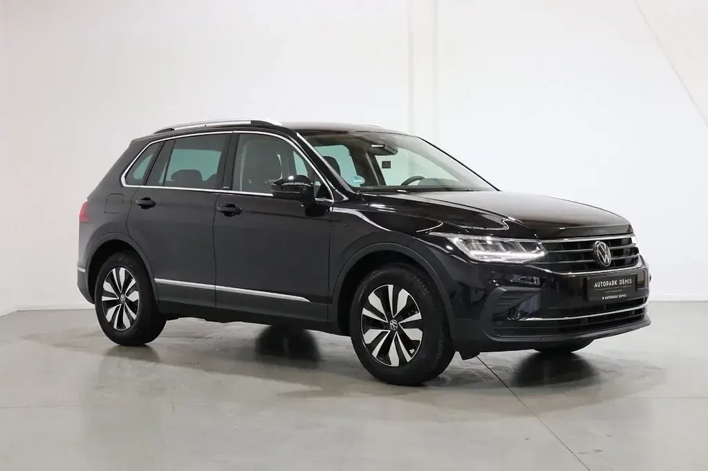 Gebraucht VW Tiguan IQ Drive 150 PS (110 kW) 2023 Deep black SUV