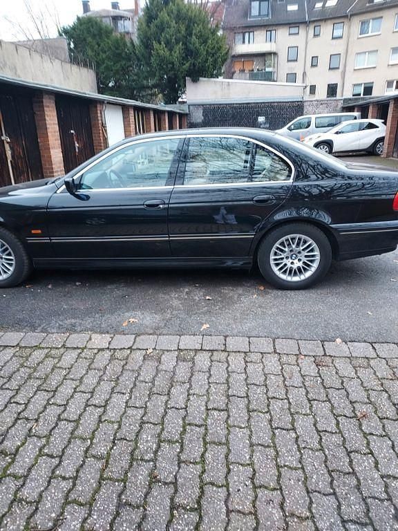 Schwarz Gebraucht 2002 BMW 540 Exclusive Limousine | 10.250 € (Superpreis) - Bild 1/4