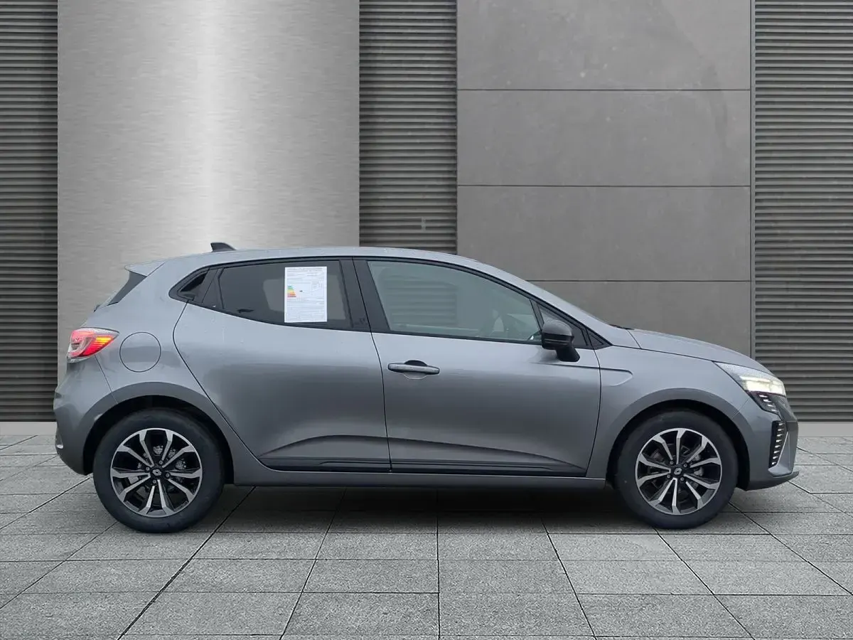 Neu Renault Clio Techno 91 PS (66 kW) 2025 Grau (dolomitgrau) Kleinwagen