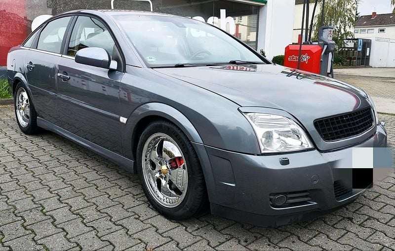 Grau Gebraucht 2003 Opel Vectra GTS Limousine | 2.780 € (Etwas zu teuer) - Bild 1/4