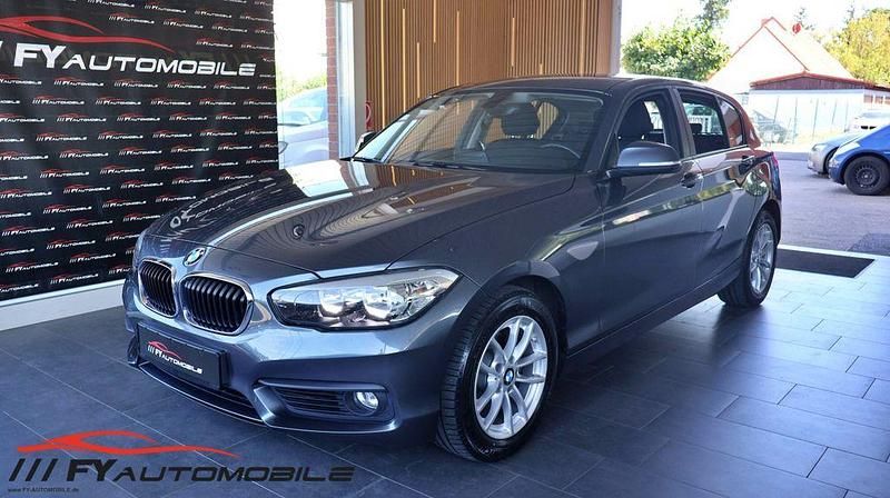 Grau Gebraucht 2019 BMW 118 Advantage Kleinwagen | 15.990 € (Superpreis) - Bild 1/4