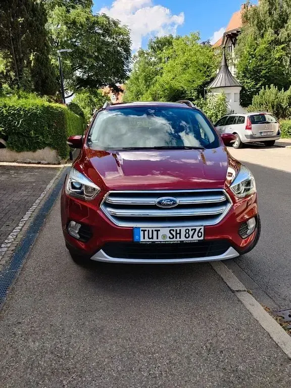 Gebraucht Ford Kuga Titanium 150 PS (110 kW) 2017 Rot SUV