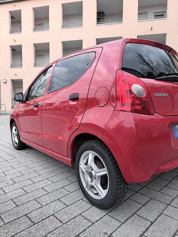 Gebraucht Suzuki Alto 68 PS (50 kW) 2011 Rot Kleinwagen