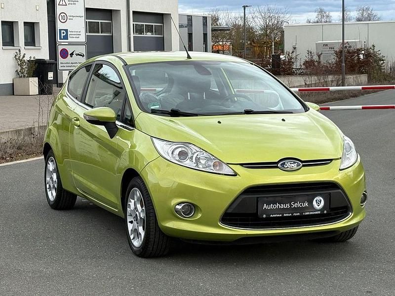 Gebraucht Ford Fiesta Titanium 97 PS (71 kW) 2012 Grün Kleinwagen