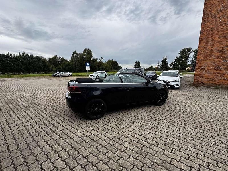 Gebraucht VW Golf Cabriolet Basis 105 PS (77 kW) 2012 Schwarz Cabrio