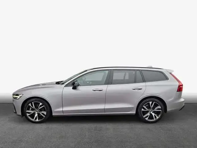 Gebraucht Volvo V60 145 PS (106 kW) 2025 Kombi