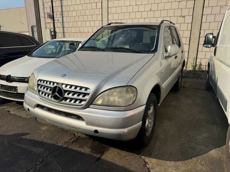 Gebraucht Mercedes ML320 218 PS (160 kW) 1999 Silber SUV
