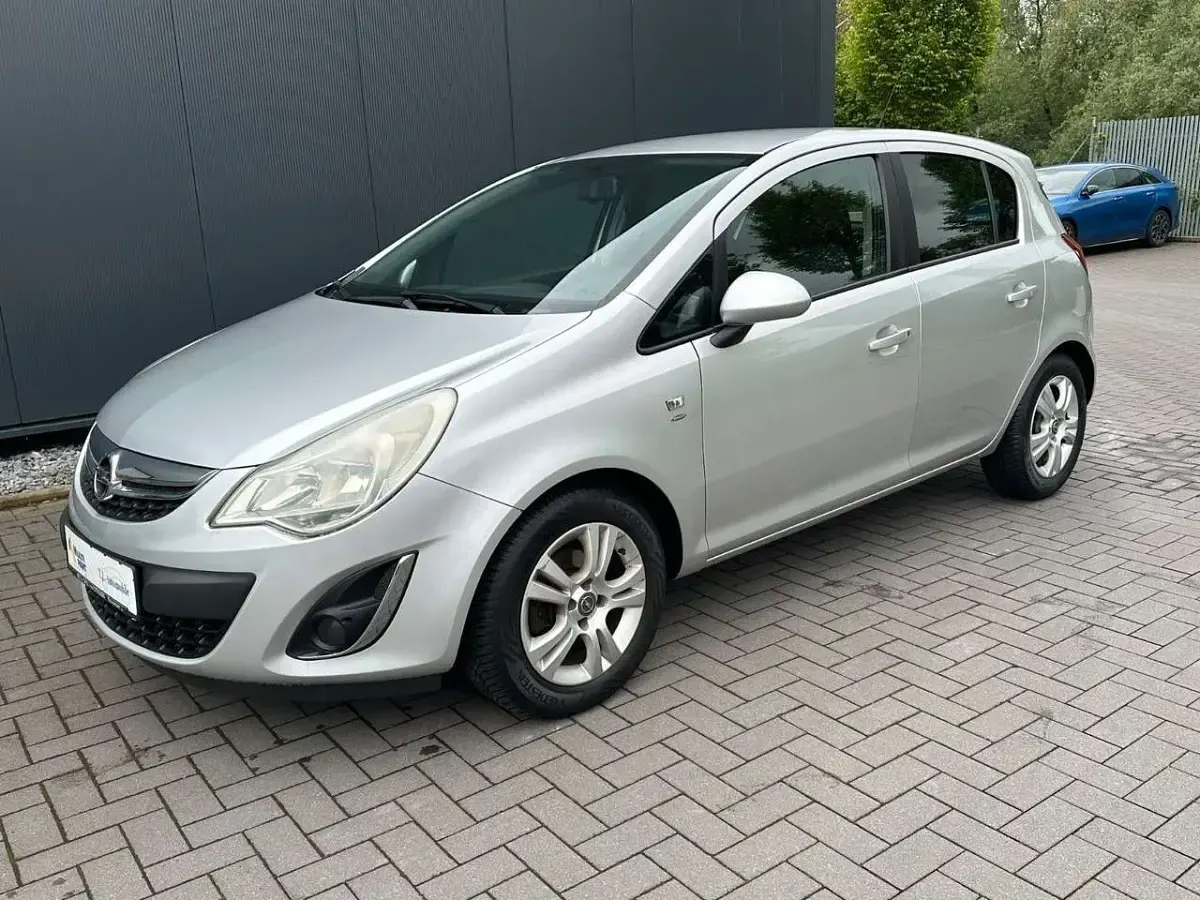 Gebraucht Opel Corsa Eco 69 PS (50 kW) 2011 Starsilber/silver iii Kleinwagen