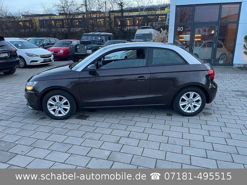 Gebraucht Audi A1 Attraction 86 PS (63 kW) 2011 Braun Kleinwagen