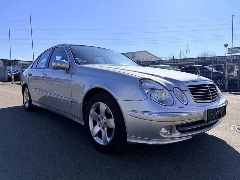 Gebraucht Mercedes E200 163 PS (119 kW) 2003 Silber Limousine