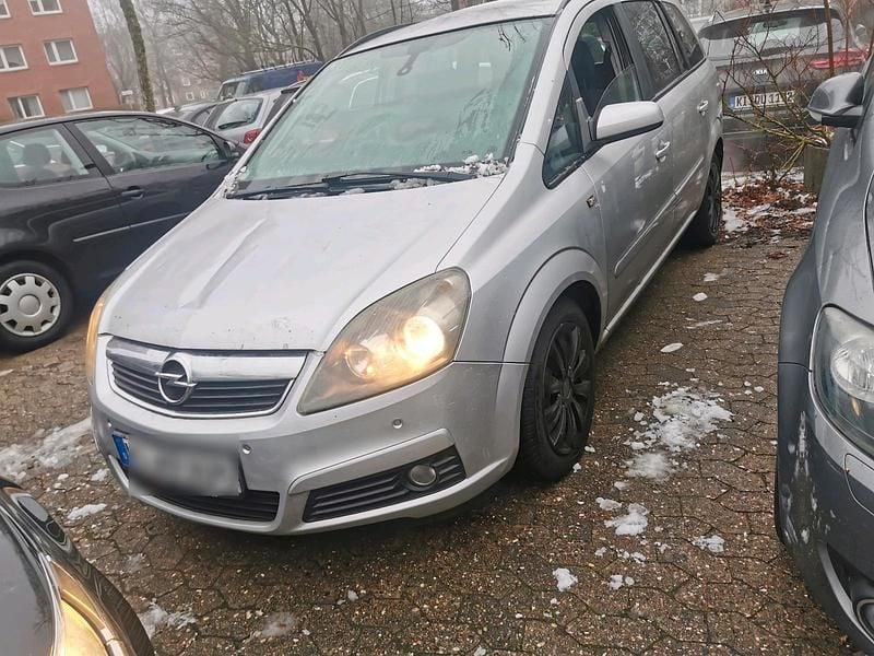 Silber Gebraucht 2007 Opel Zafira Van / Kleinbus | 1.650 € (Superpreis) - Bild 1/4