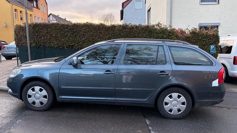 Gebraucht Skoda Octavia 102 PS (75 kW) 2009 Grau Kombi