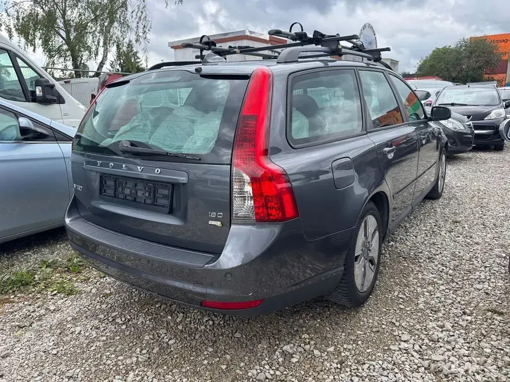 Gebraucht Volvo V50 109 PS (80 kW) 2012 Grau Kombi