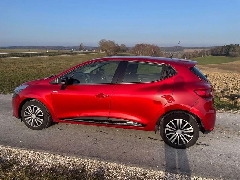 Gebraucht Renault Clio IV Dynamique 90 PS (66 kW) 2013 Rot Kleinwagen