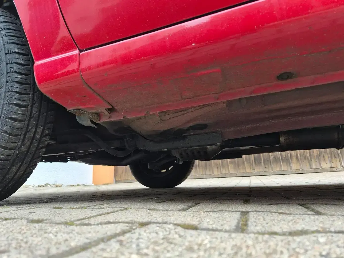 Gebraucht Toyota Starlet 75 PS (55 kW) 1998 Rot Kleinwagen