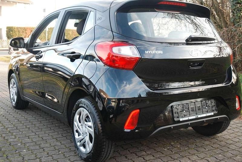 Gebraucht Hyundai i10 Select 63 PS (46 kW) 2025 Schwarz Kleinwagen