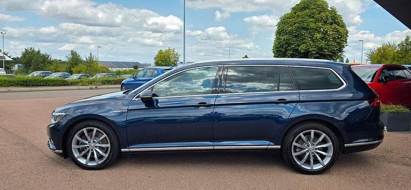 Gebraucht VW Passat Highline 239 PS (175 kW) 2015 Blau Kombi
