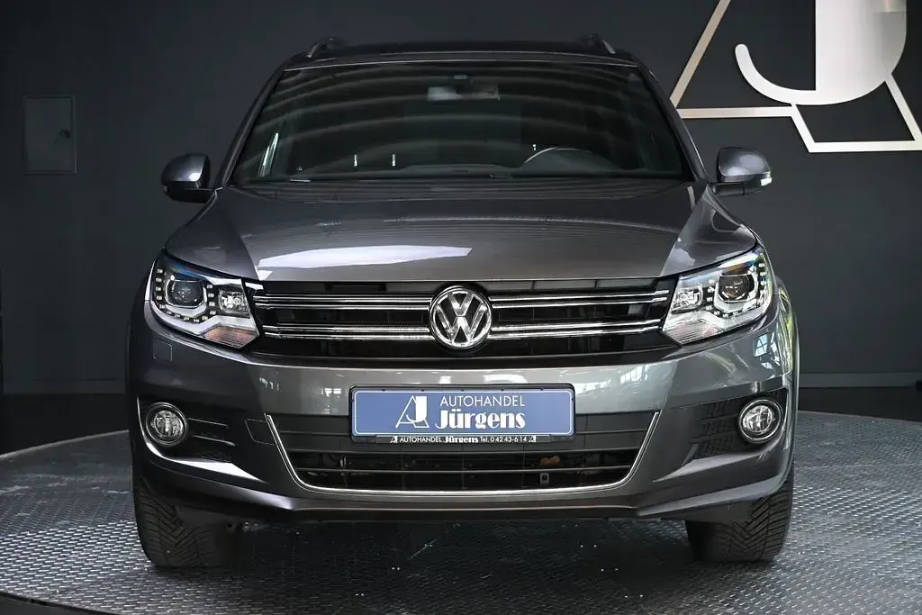 Gebraucht VW Tiguan LOUNGE 125 PS (91 kW) 2016 Grau SUV