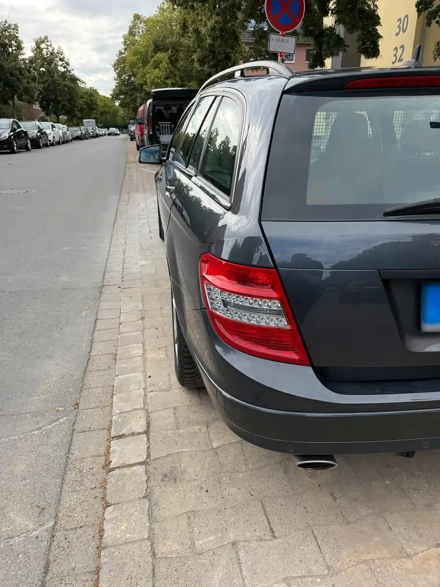 Gebraucht Mercedes C220 170 PS (125 kW) 2010 Grau Kombi