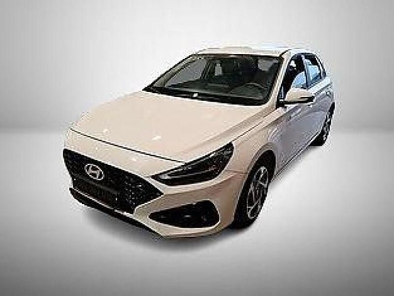 Weiß Gebraucht 2024 Hyundai i30 Style Limousine | 17.999 € (Superpreis) - Bild 1/4
