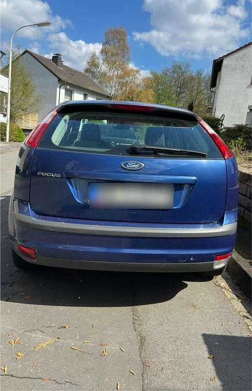 Second-hand Ford Focus 101 CP (74 kW) 2007 Albastru Hatchback
