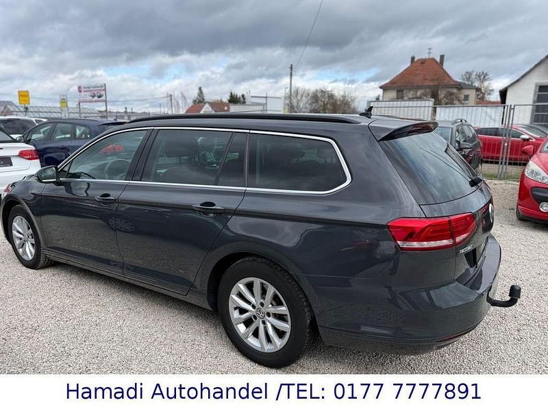 Gebraucht VW Passat Comfortline 120 PS (88 kW) 2018 Grau Kombi