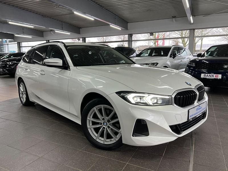 Gebraucht BMW 320 190 PS (139 kW) 2023 Mineralweiss Kombi