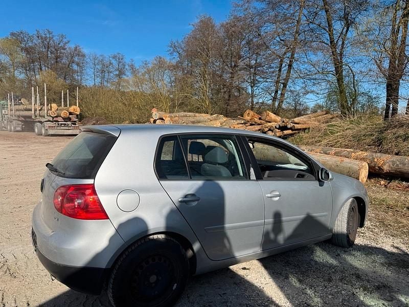 Gebraucht VW Golf V 105 PS (77 kW) 2006 Silber Kleinwagen