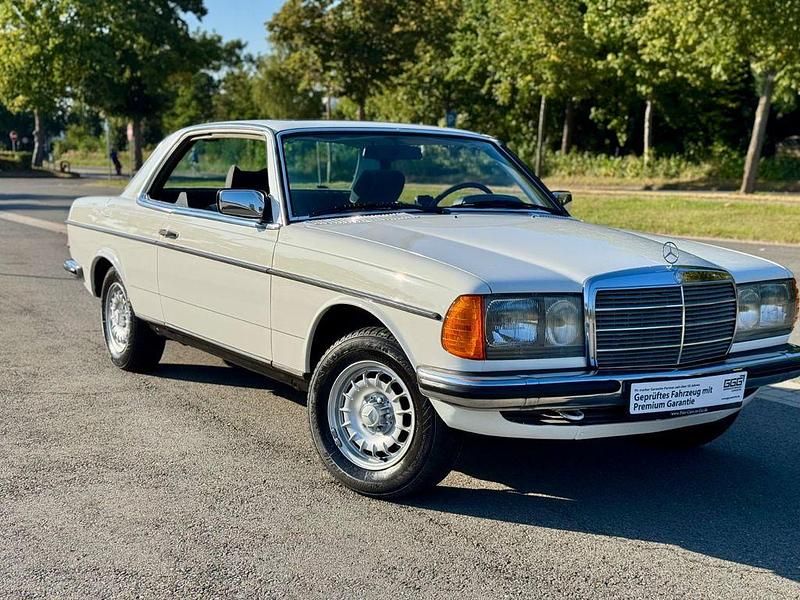 Gebraucht Mercedes 280 185 PS (136 kW) 1978 Weiß Coupé