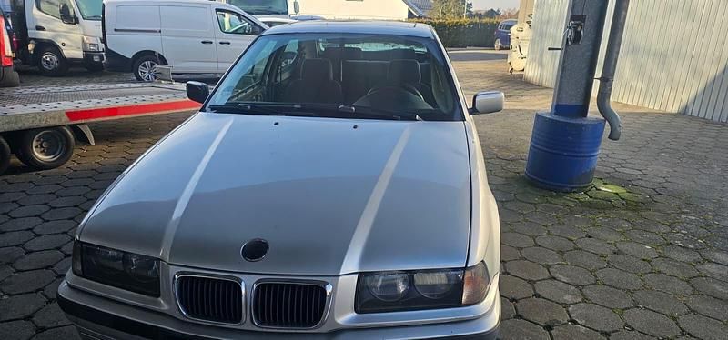 Usado BMW 316 116 HP (85 kW) 2000 Prateado