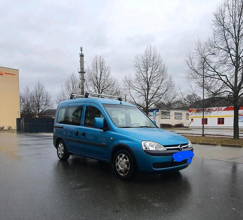 Gebraucht Opel Combo 84 PS (61 kW) 2003 Blau Van / Kleinbus
